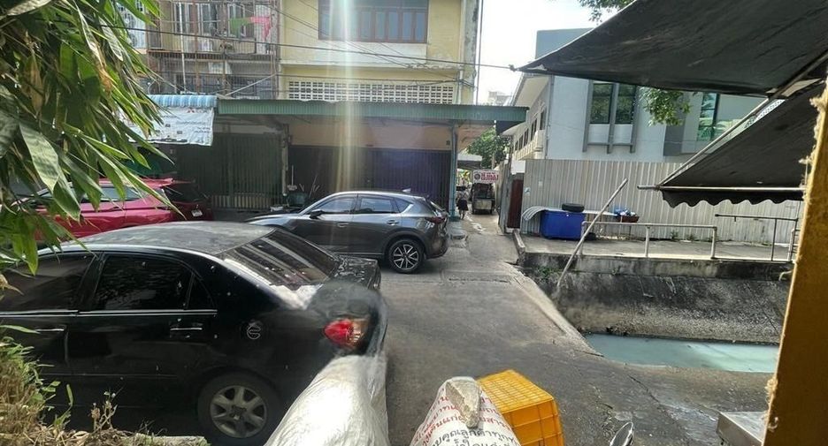 For sale 2 bedrooms retail Space in Pom Prap Sattru Phai, Bangkok