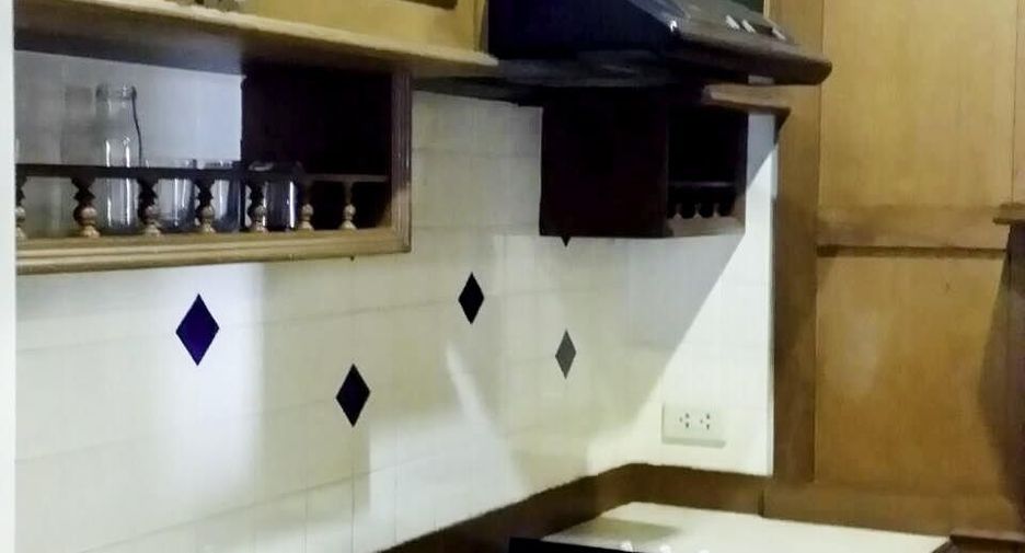 For rent 3 bedrooms condo in Bang Rak, Bangkok
