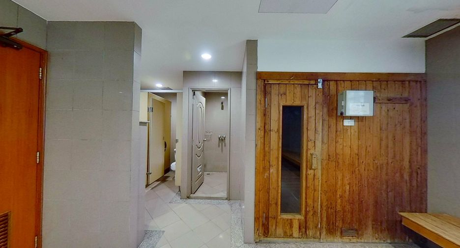 For rent 3 bedrooms condo in Sathon, Bangkok