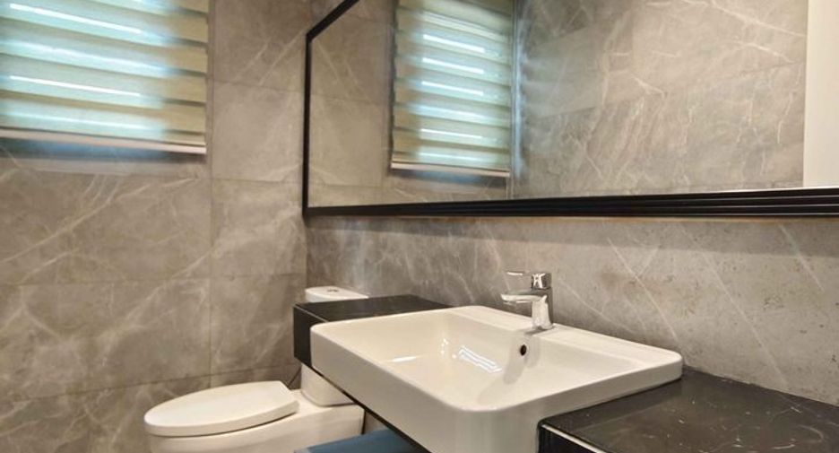 For rent 5 bedrooms house in Saphan Sung, Bangkok