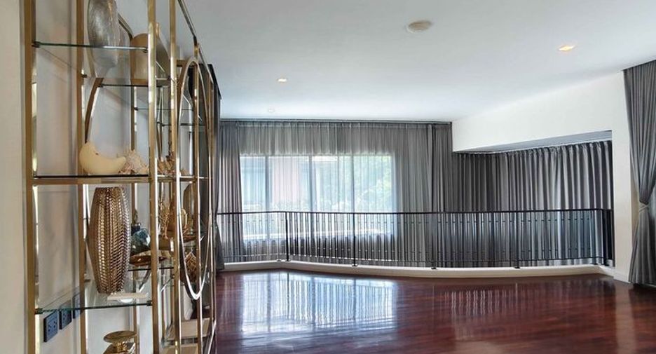 For rent 5 bedrooms house in Saphan Sung, Bangkok