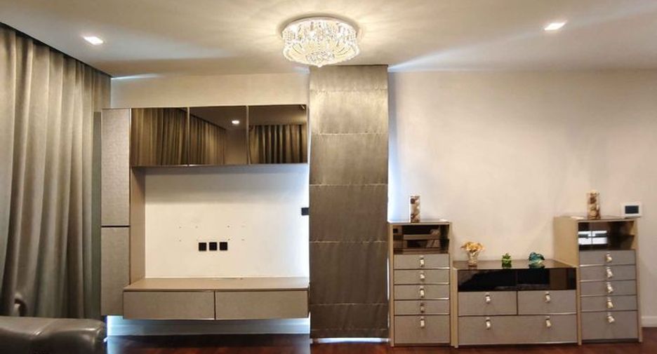 For rent 5 bedrooms house in Saphan Sung, Bangkok