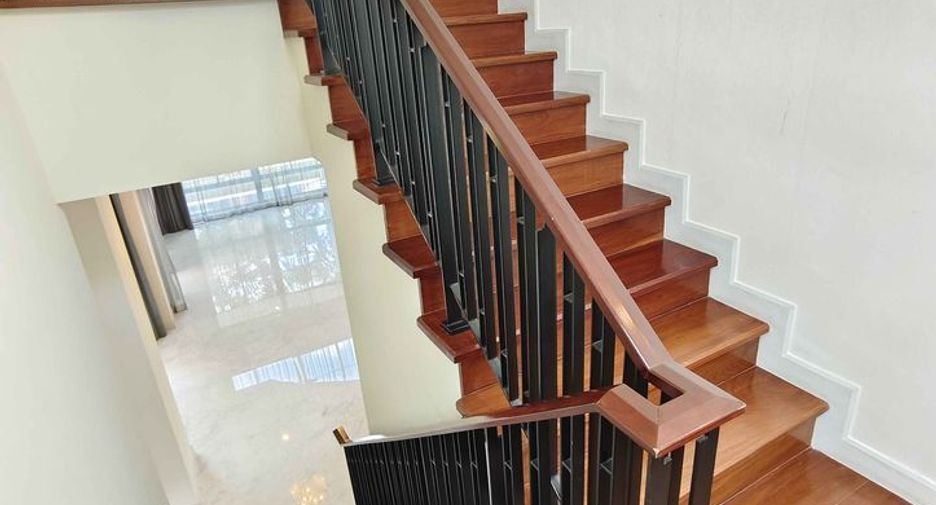 For rent 5 bedrooms house in Saphan Sung, Bangkok
