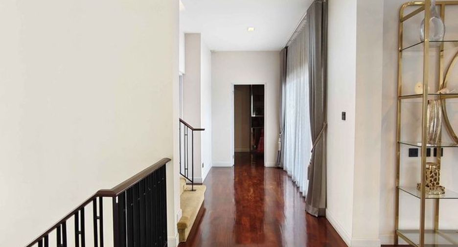 For rent 5 bedrooms house in Saphan Sung, Bangkok