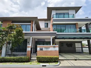 For rent 5 bedrooms house in Saphan Sung, Bangkok