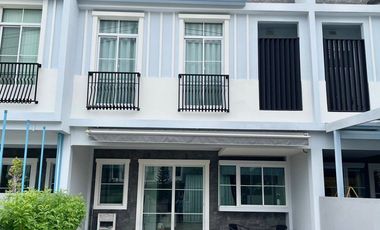 Casa en alquiler de 3 habitaciones en Prawet, Bangkok