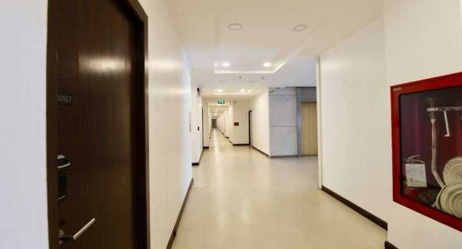 For sale 1 bed condo in Khlong Toei, Bangkok