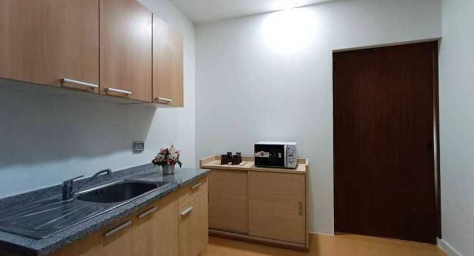 For sale 1 bed condo in Khlong Toei, Bangkok