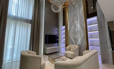 Casa en venta y en alquiler de 5 habitaciones en Yan Nawa, Bangkok
