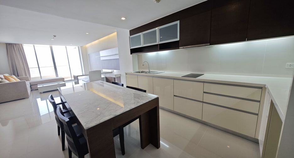 For rent 2 bedrooms condo in Sathon, Bangkok