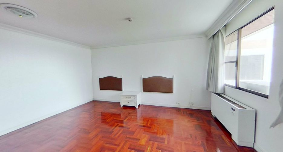 Condo en alquiler de 3 habitaciones en Watthana, Bangkok