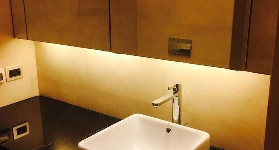 À vendre 1 chambre condo à Sathon, Bangkok