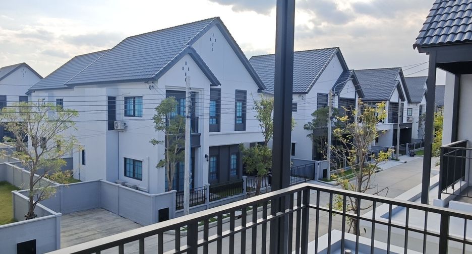 Haus zur Miete mit 4 Zimmer in Bang Phli, Samut Prakan