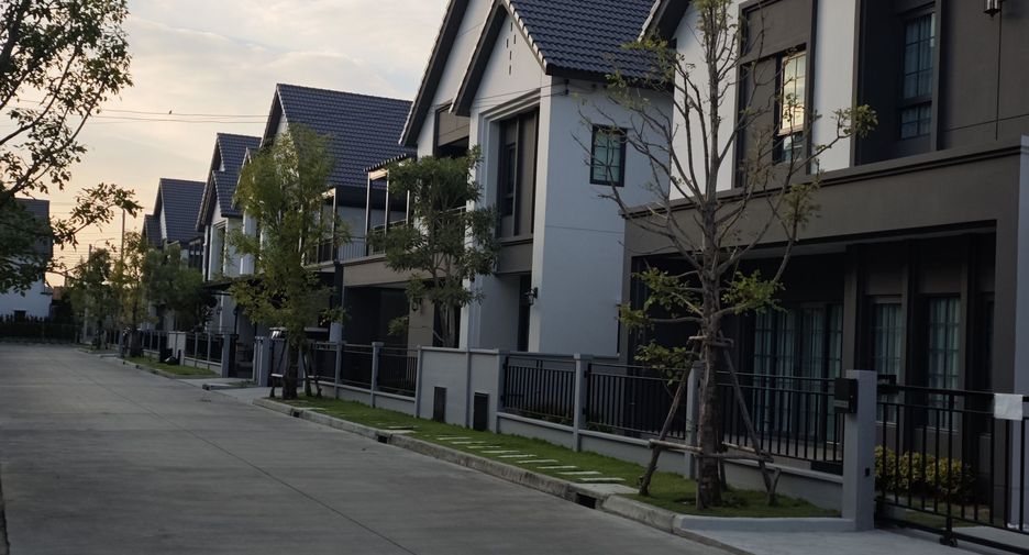 Haus zur Miete mit 4 Zimmer in Bang Phli, Samut Prakan