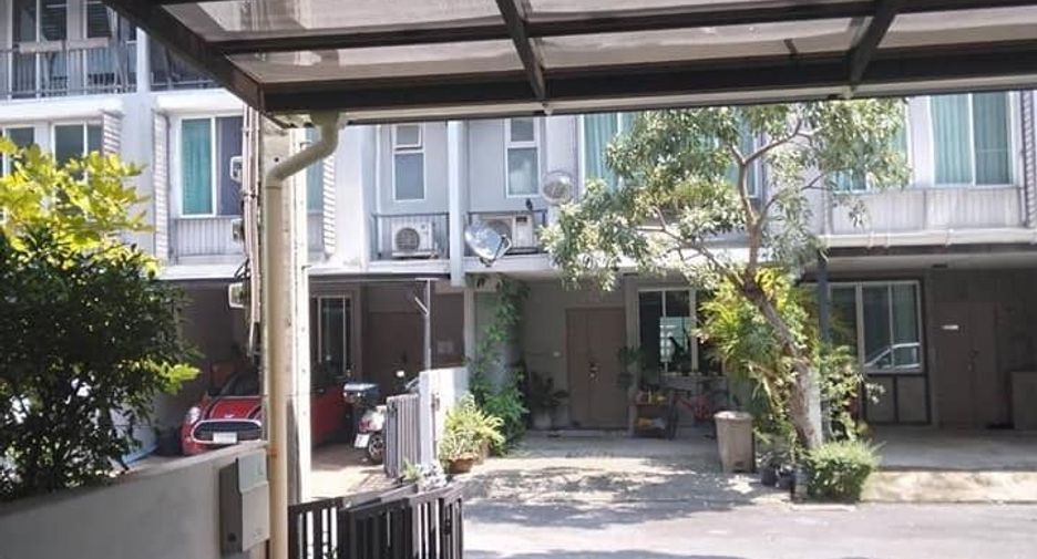 For sale and for rent 3 bedrooms townhouse in Lat Phrao, Bangkok