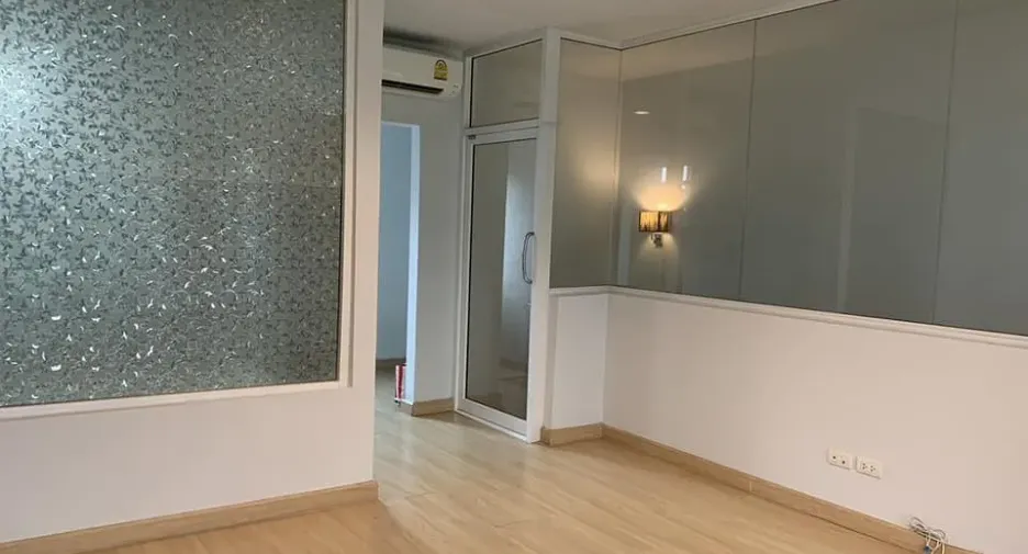 Reihenhaus zum Kauf und zur Miete mit 3 Zimmer in Lat Phrao, Bangkok