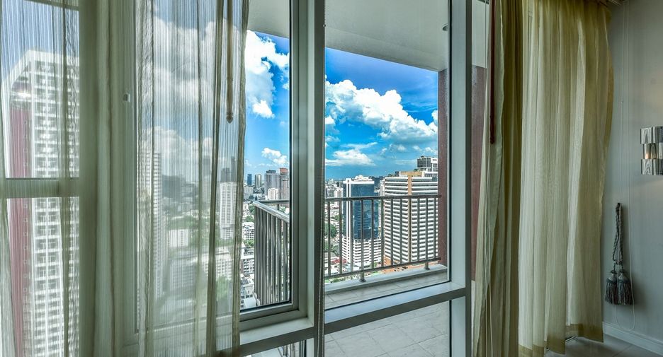 For sale 2 bedrooms condo in Khlong Toei, Bangkok