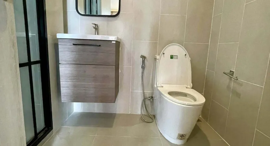 For sale 1 bed condo in Bang Kapi, Bangkok