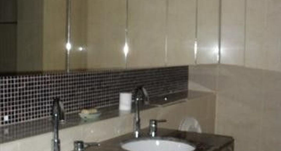 Condo en alquiler de 2 habitaciones en Khlong Toei, Bangkok