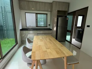 出租 4 卧室 独立屋 在 Bang Kapi, 曼谷