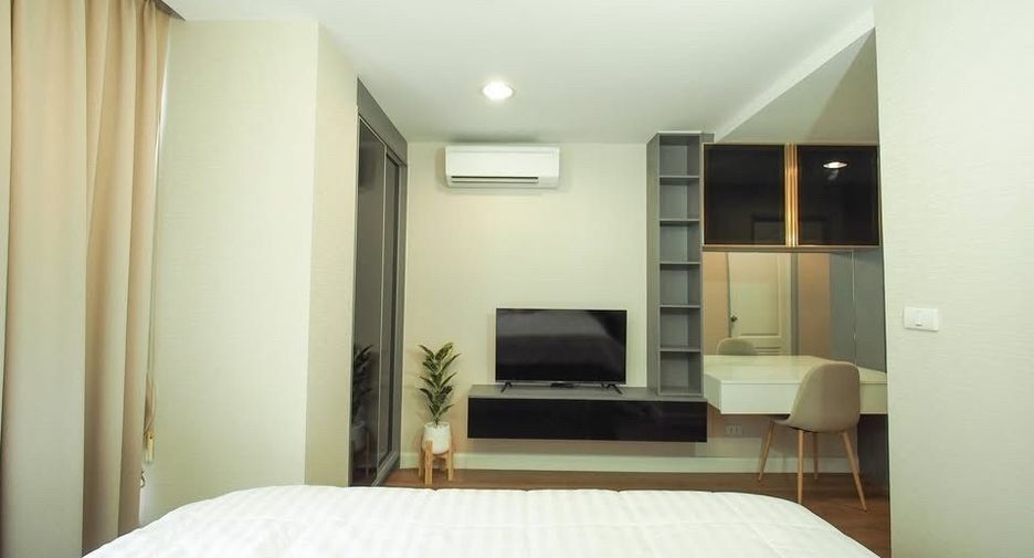À louer 4 chambres condo à Sathon, Bangkok