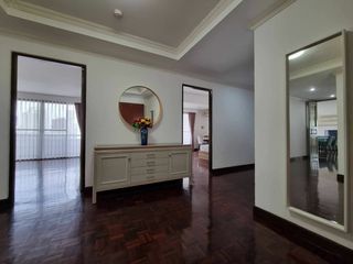 À louer 3 chambres appartement à Watthana, Bangkok