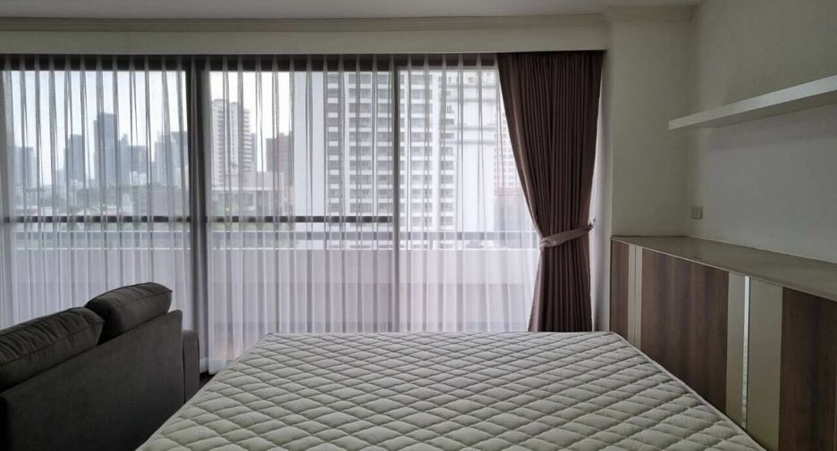 Apartamento en alquiler de 3 habitaciones en Watthana, Bangkok