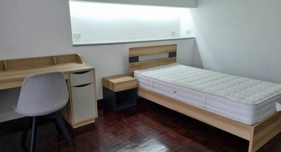 Apartamento en alquiler de 3 habitaciones en Watthana, Bangkok