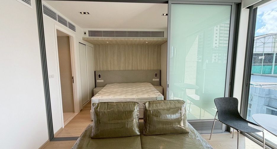 For rent 1 bed condo in Watthana, Bangkok