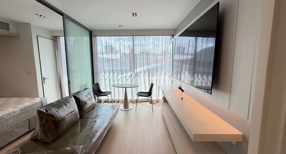 For rent 1 bed condo in Watthana, Bangkok