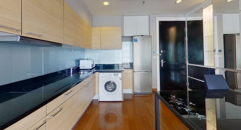 For rent 1 bed condo in Pathum Wan, Bangkok