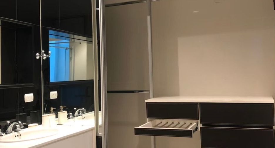 For rent 1 bed condo in Pathum Wan, Bangkok