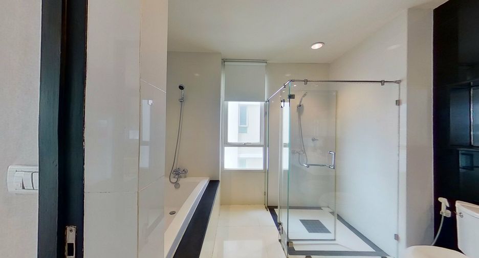 For rent 1 bed condo in Pathum Wan, Bangkok