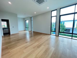For rent 4 bedrooms house in Taling Chan, Bangkok