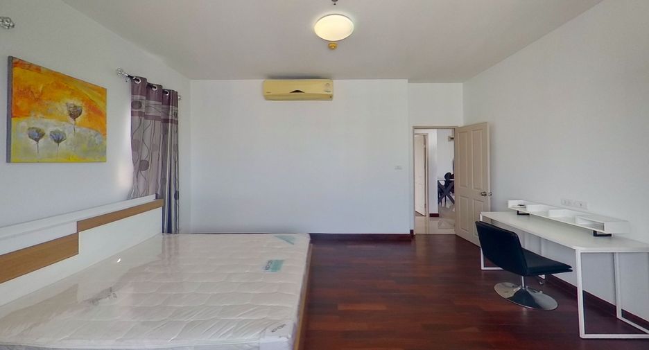 For sale 3 ベッドルーム condo in Chatuchak, Bangkok