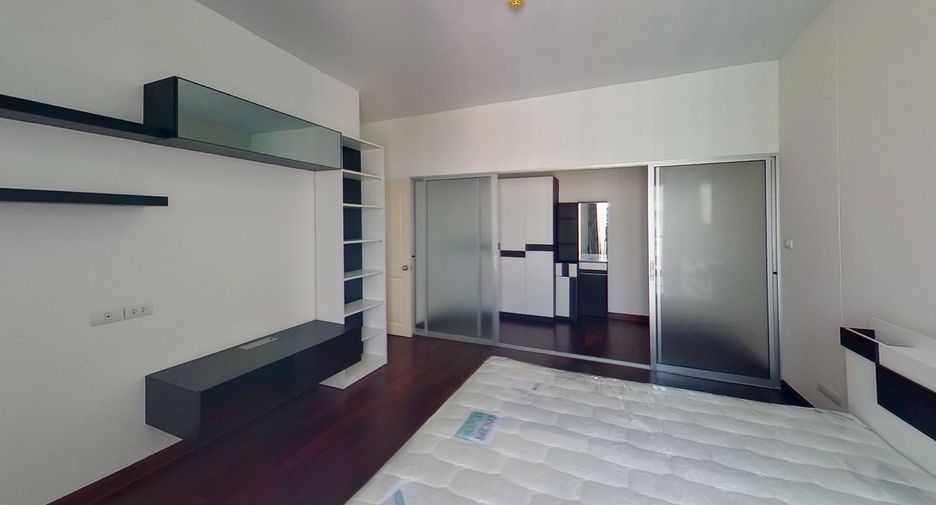 For sale 3 ベッドルーム condo in Chatuchak, Bangkok