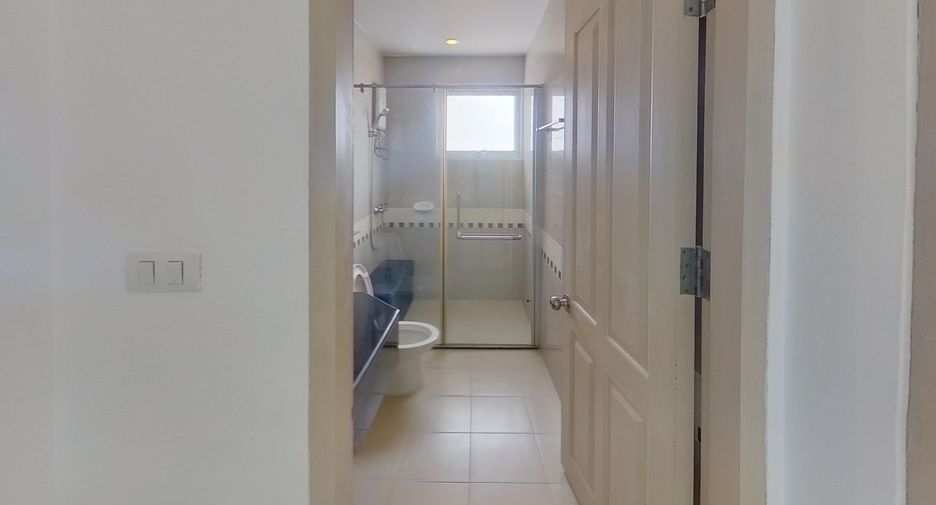 For sale 3 ベッドルーム condo in Chatuchak, Bangkok
