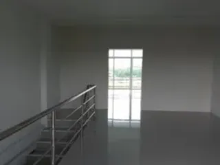 Local comercial en alquiler de 2 habitaciones en Don Mueang, Bangkok