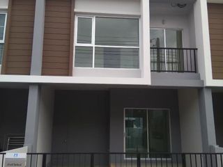 For sale 3 bedrooms townhouse in Bang Khun Thian, Bangkok