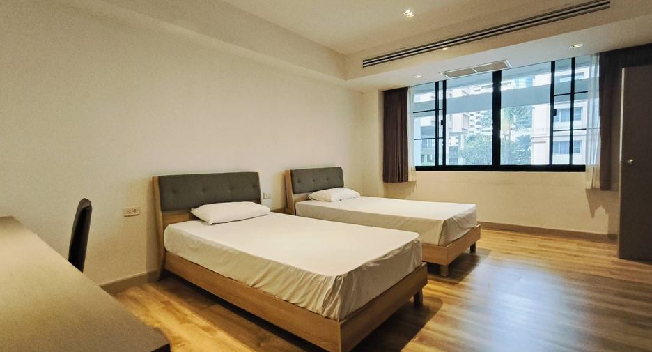 For rent 2 bedrooms apartment in Watthana, Bangkok