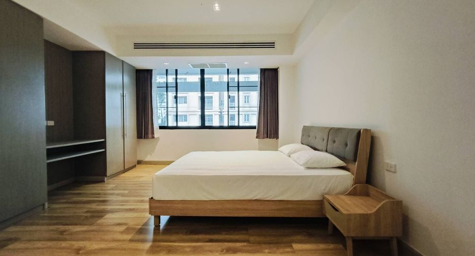 For rent 2 bedrooms apartment in Watthana, Bangkok
