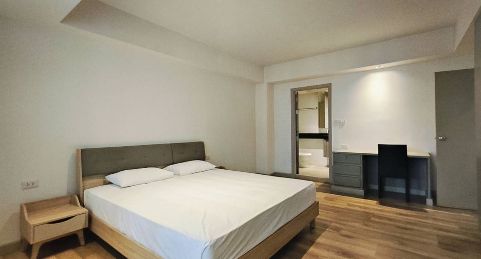 For rent 2 bedrooms apartment in Watthana, Bangkok