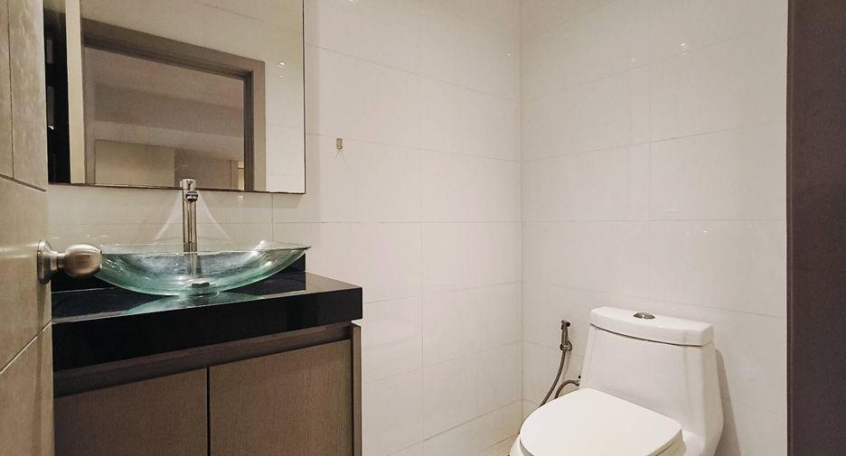 For rent 2 bedrooms apartment in Watthana, Bangkok