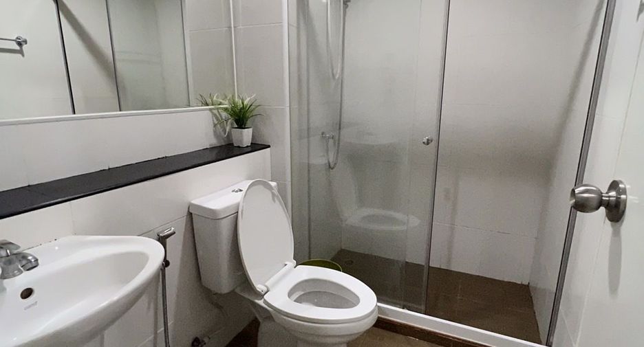 For sale 1 bed condo in Phra Khanong, Bangkok