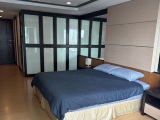 Wohnung zur Miete mit Studio in Khlong Toei, Bangkok