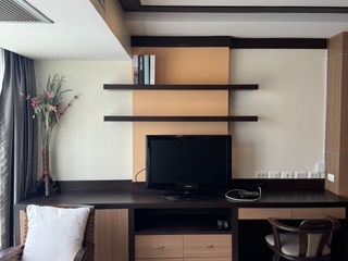 Wohnung zur Miete mit Studio in Khlong Toei, Bangkok