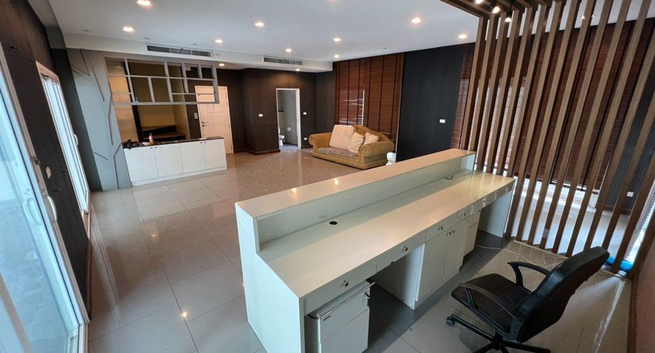 For sale and for rent 6 bedrooms townhouse in Bang Phli, Samut Prakan