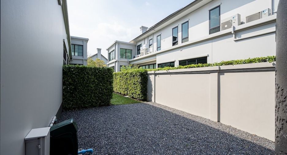 For rent 5 bedrooms house in Saphan Sung, Bangkok