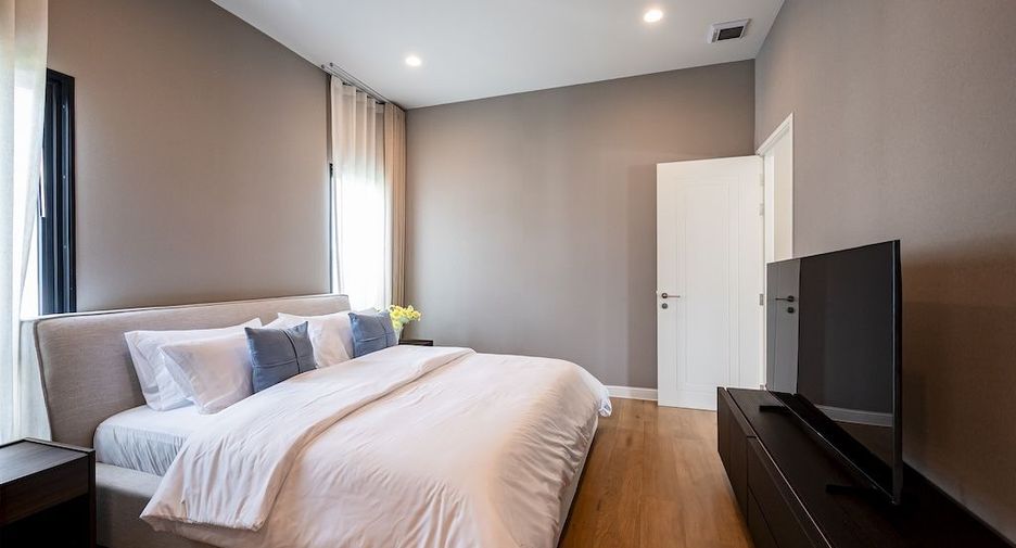 For rent 5 bedrooms house in Saphan Sung, Bangkok