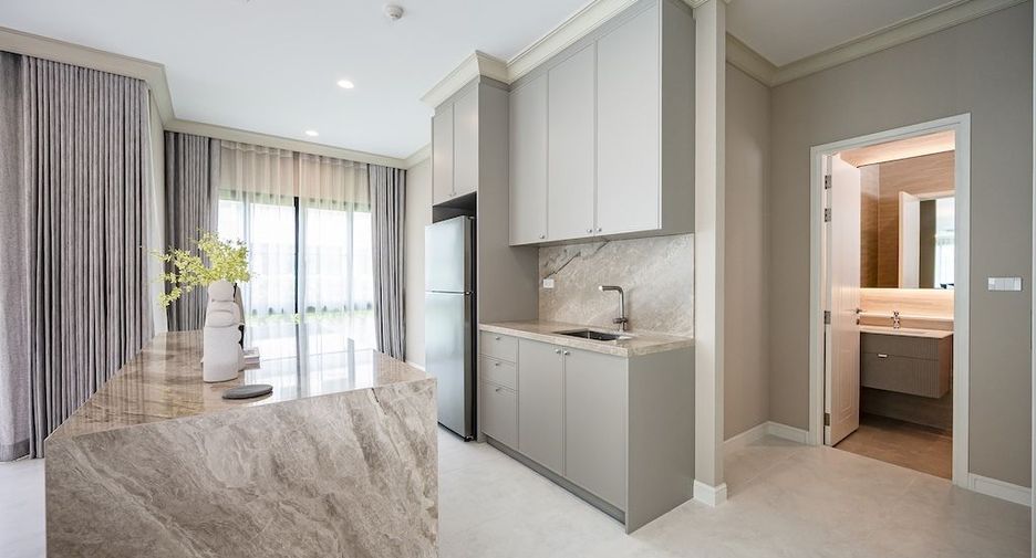 For rent 5 bedrooms house in Saphan Sung, Bangkok